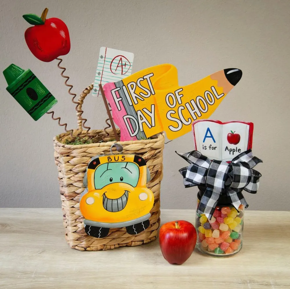 The Round Top Collection Back to School Trio Stake