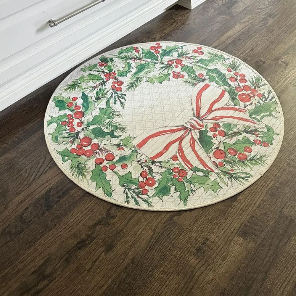 The Round Top Collection Beck’s Round Holly Mat