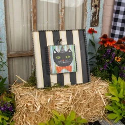 The Round Top Collection Black & White Display Board