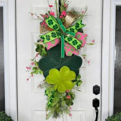 Miss Cayce's Blooming Shamrock Teardrop