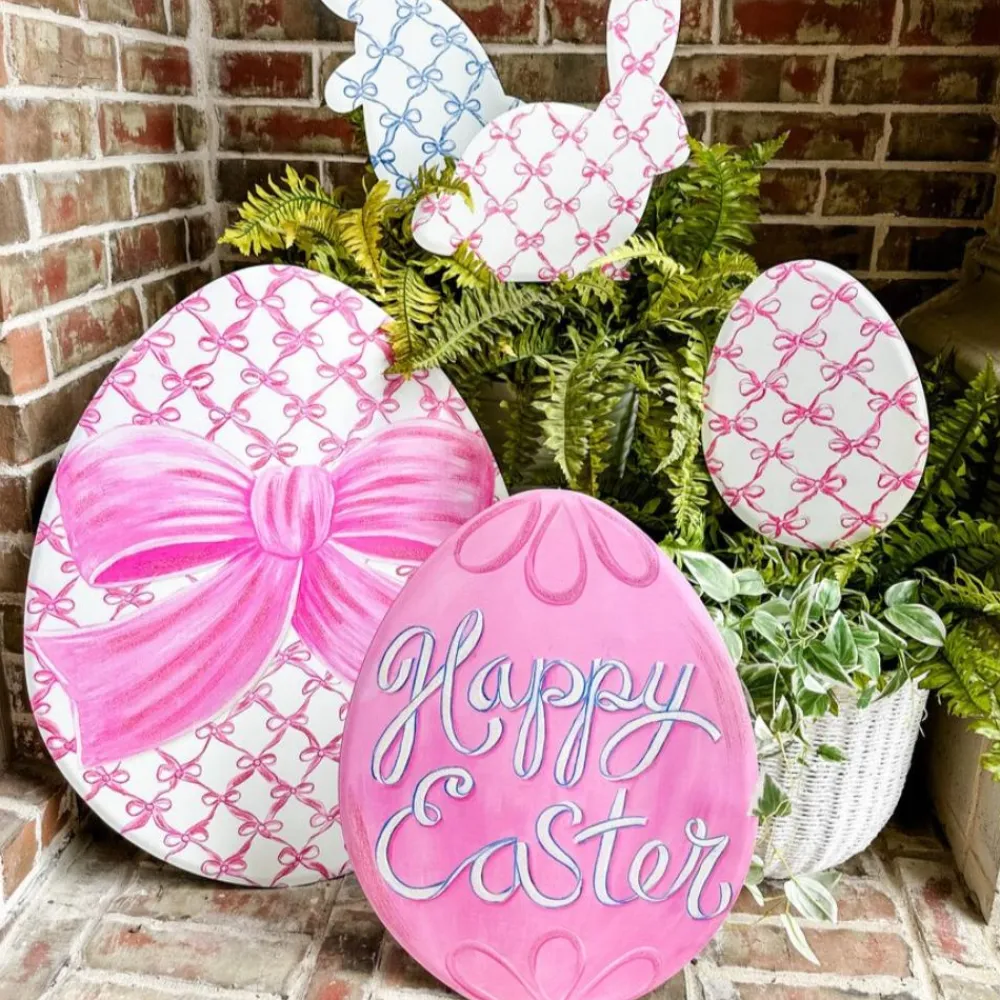 The Round Top Collection Bowtiful Egg Yard Display