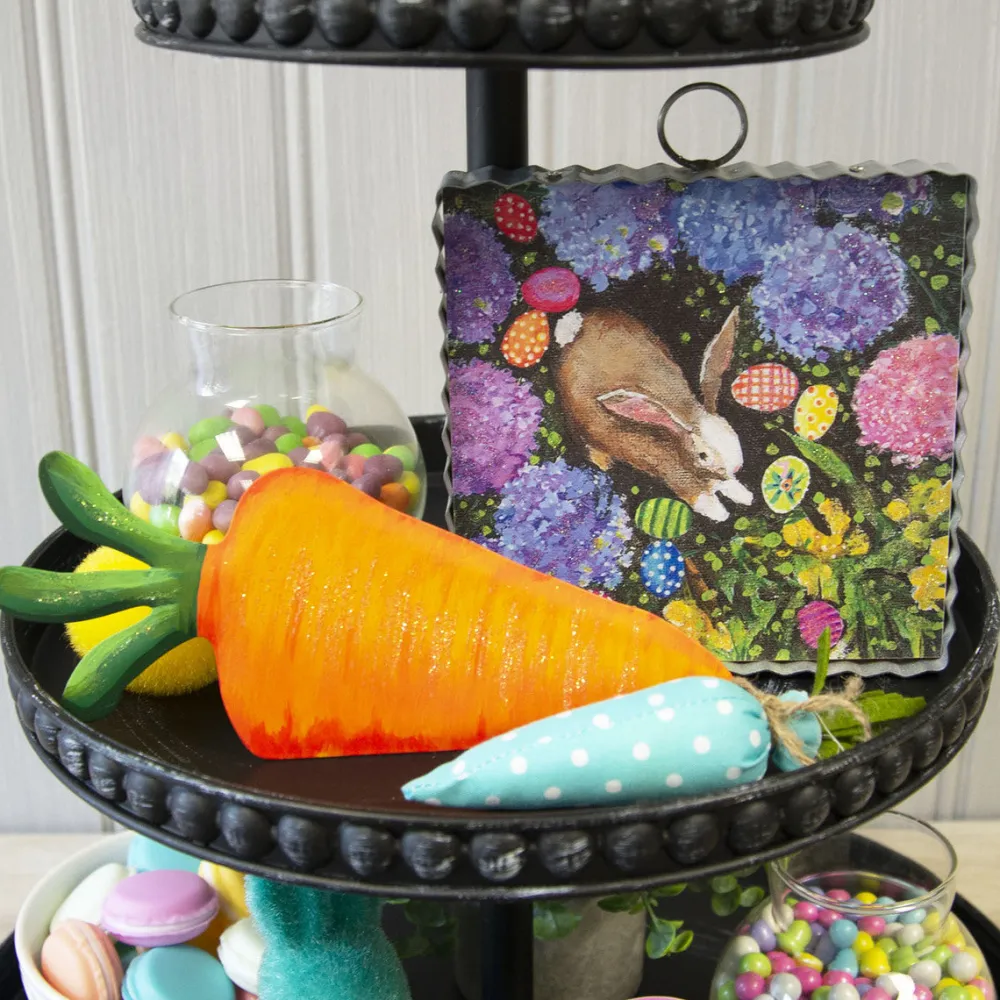 The Round Top Collection Carrot Easel