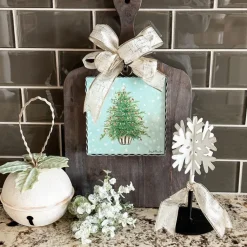 The Round Top Collection Crystal Snow Flake Finial