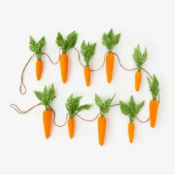 180 Degrees Flocked Carrot Garland