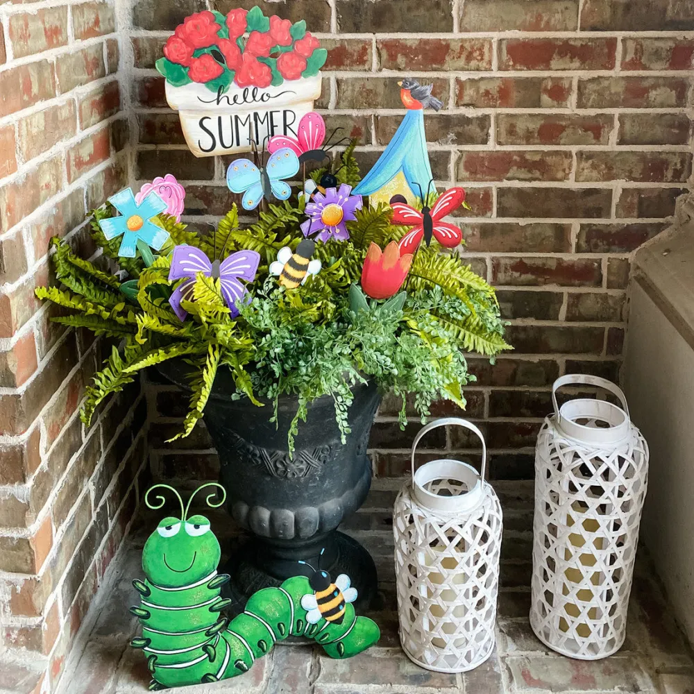 The Round Top Collection Garden Worm