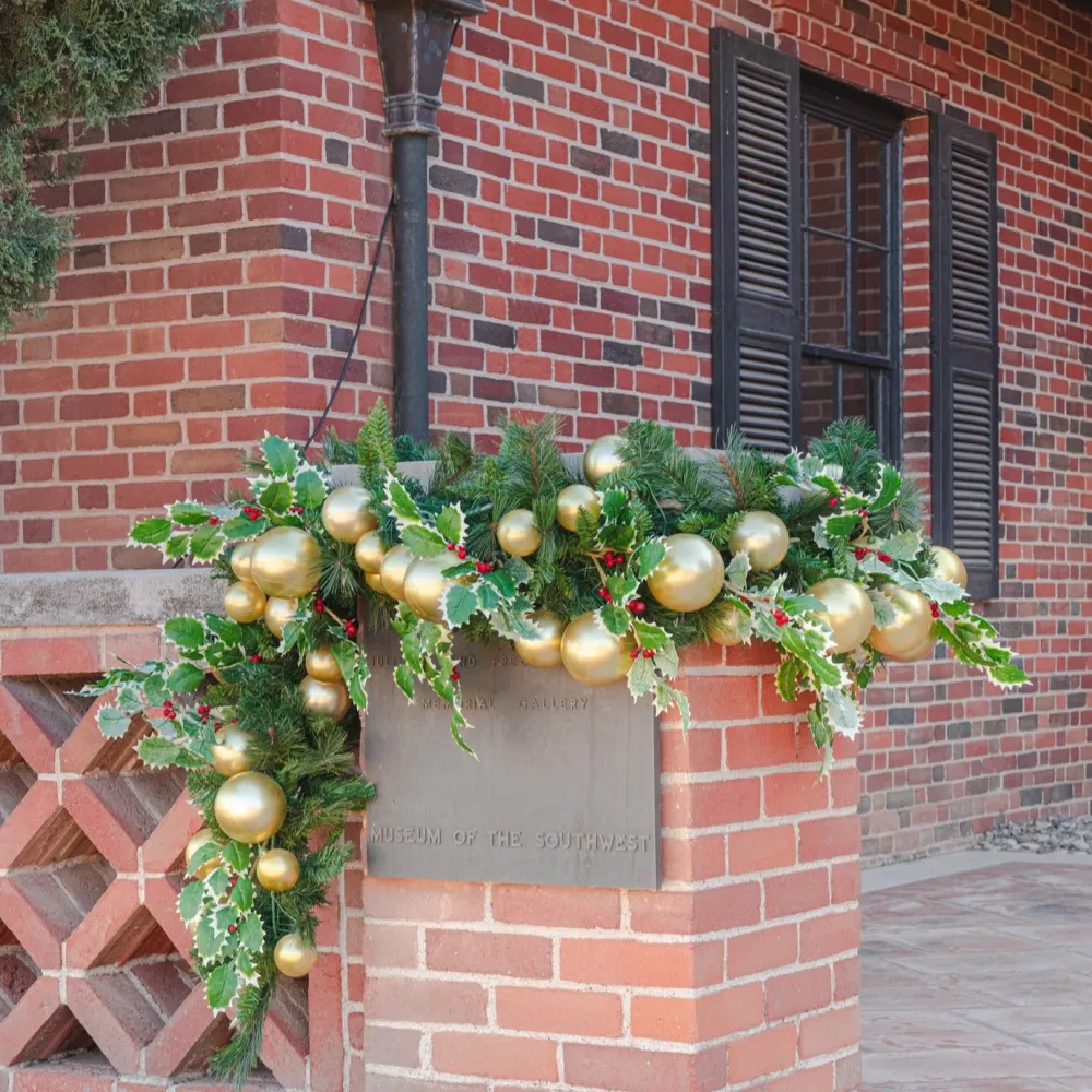 Farrisilk Gold Ball Garland, 10'