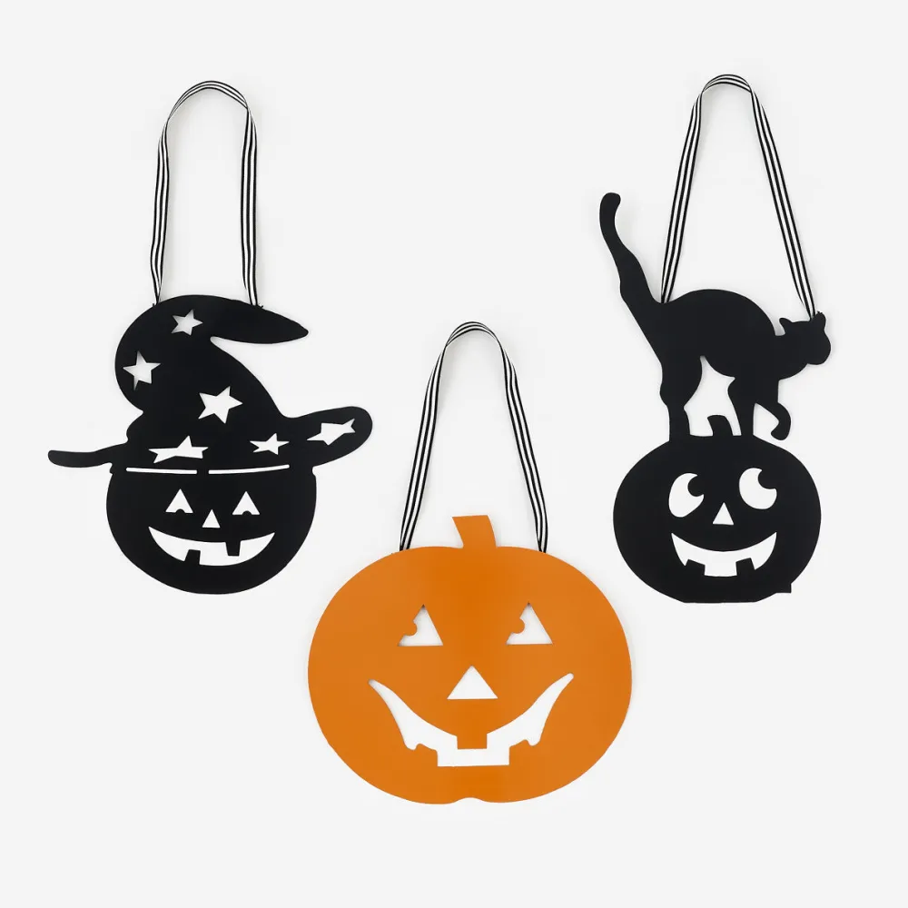 180 Degrees Halloween Metal Door Hanger