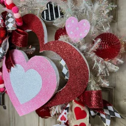 Miss Cayce's Heart To Heart Wreath