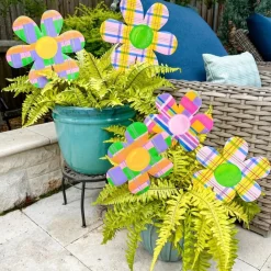 The Round Top Collection Madras Flower, Medium