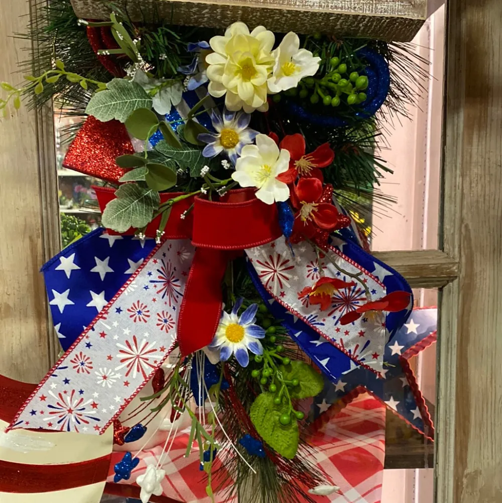 Liberty Floral Patriotic Dahlia Daisy Spray