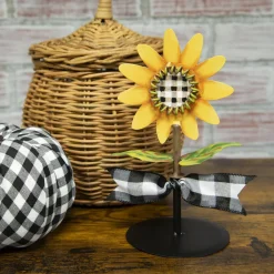 The Round Top Collection Short Finial Stand, Small