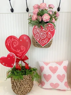 The Round Top Collection Swirl & Sparkle Heart